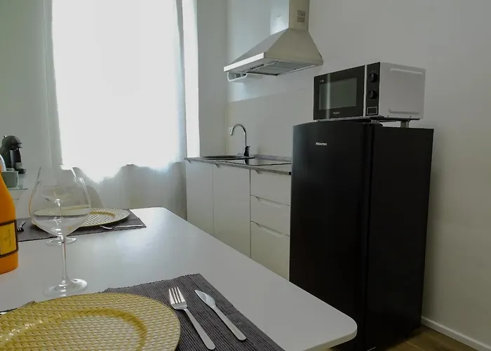 649 Bilocale Con Terrazzo Гостьовий будинок 4*